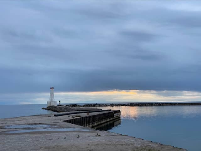 Cobourg East Pierhead Lighthouse - Image 2