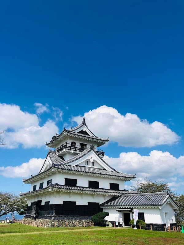 Shiroyama Park - Image 1