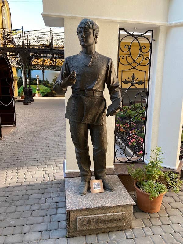 Sculpture garden - Image 1