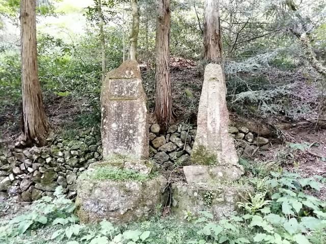 血洗滝神社の石碑 - Image 1