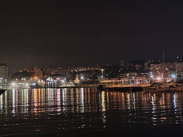 Caricamento porto antico - Image 1