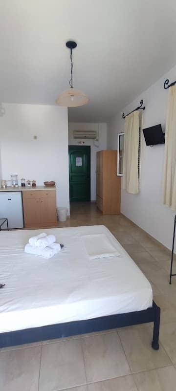 Νηρηίδες Rooms & Studios - Image 1