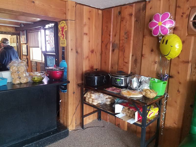 Hoozels Bar - Image 1