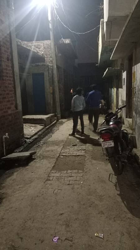 Bahadurganj Chauraha - Image 1