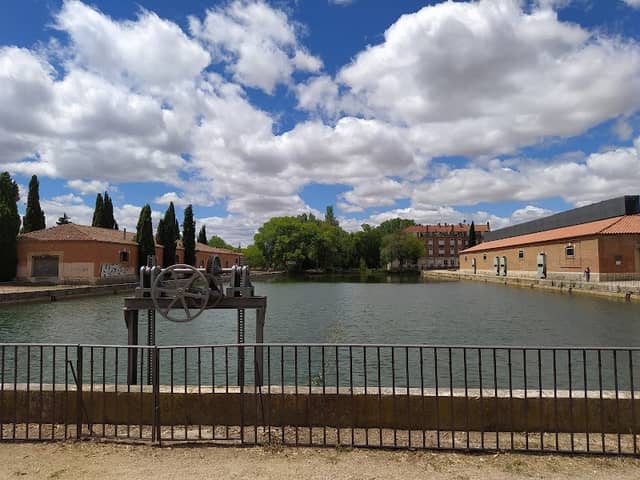 Dársena del Canal de Castilla - Image 1