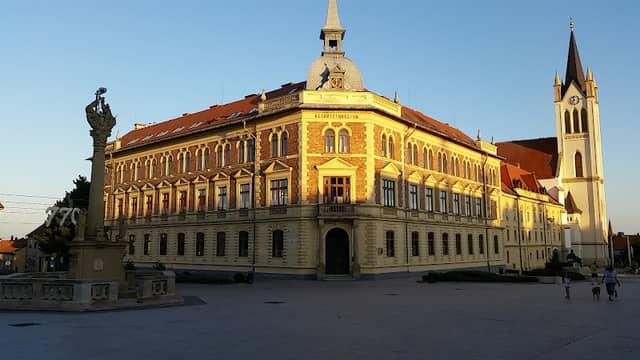 Main square - Image 1
