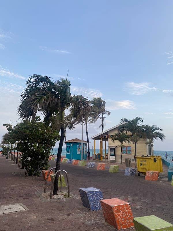Malecon centro - Image 2