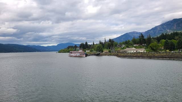 Cascade Locks Marine Park - Image 2