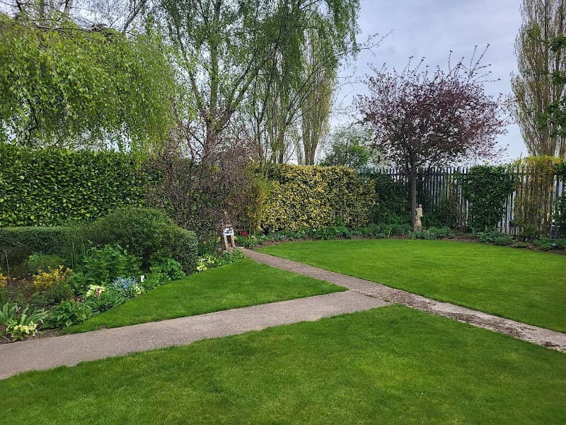 Winthrop Gardens - Image 1