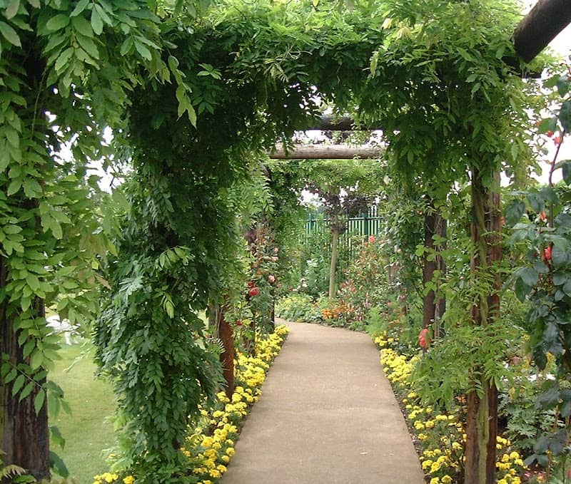 Winthrop Gardens - Image 2