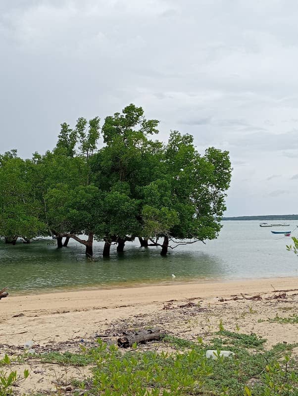 Air Lobang - Image 1