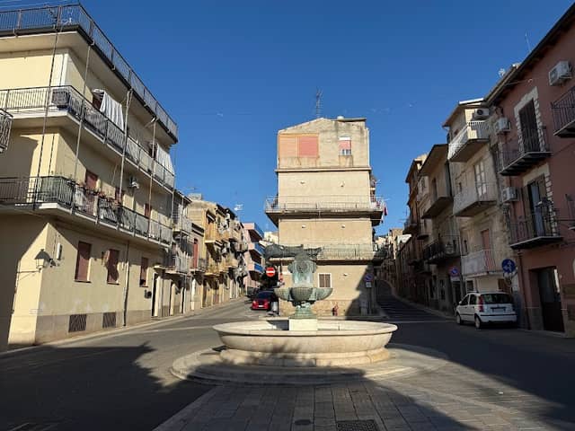 Fontana - Image 1