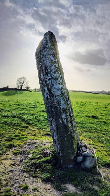 Clochafarmore Standing Stone (Chúchalainn's Stone) - Image 1