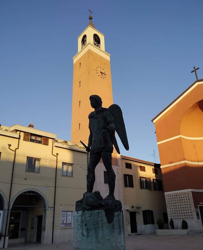 Statua di San Michele - Image 1