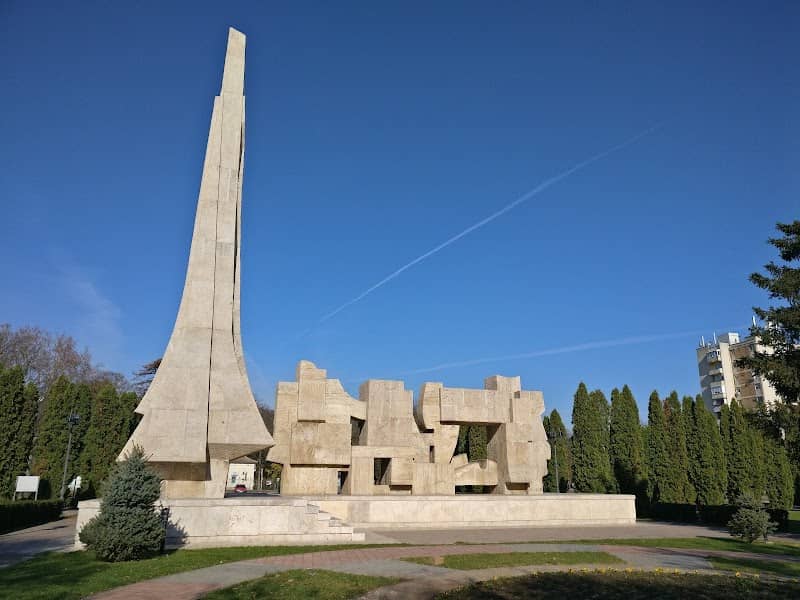 Monument Ostasului Roman - Image 1