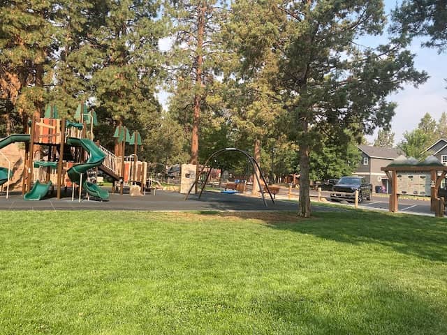 Village Green City Park - Image 2