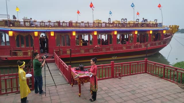 Dragon boats - Image 3