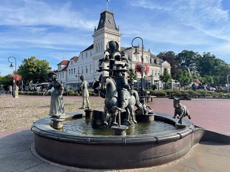 Sagenbrunnen, Jever - Bonifatius Stirnberg () - Image 1