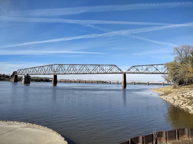 Old Chain of Rocks Bridge Parking - Image 2