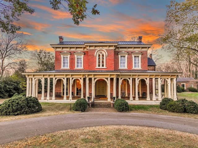 Oaklands Mansion - Image 2