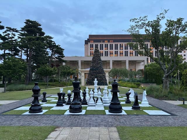 Paradise City Hotel Fountain - Image 1