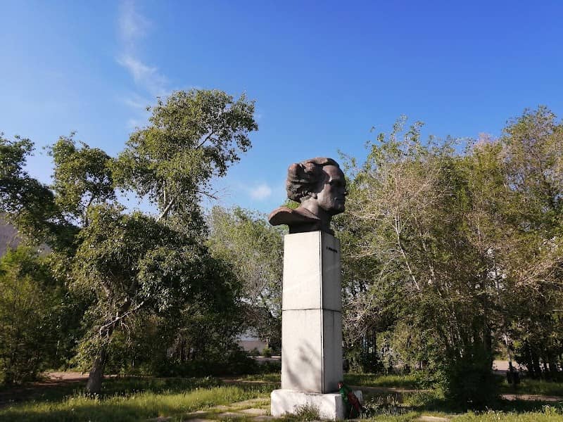 Pamyatnik Kuybyshevu - Image 1