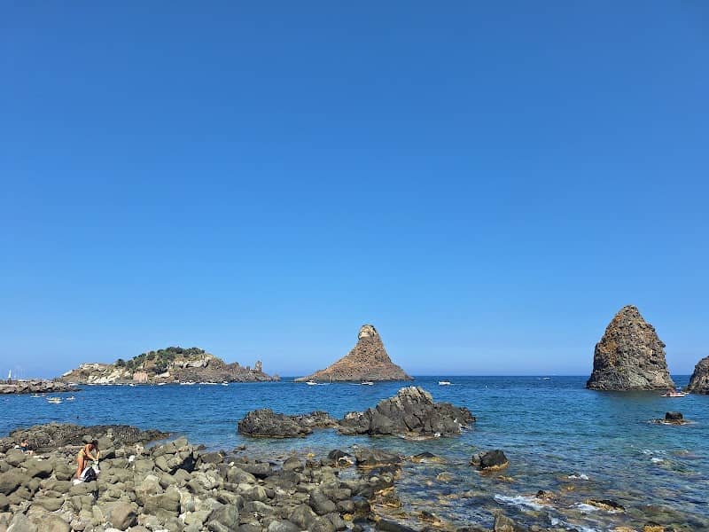Faraglione della Madonna Acitrezza - Image 2