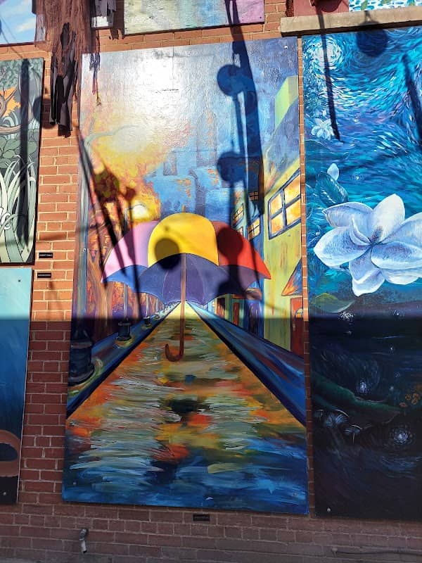 Magnolia Mile Art Alley - Image 1