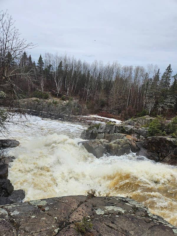 Chute à l'Équerre - Image 1