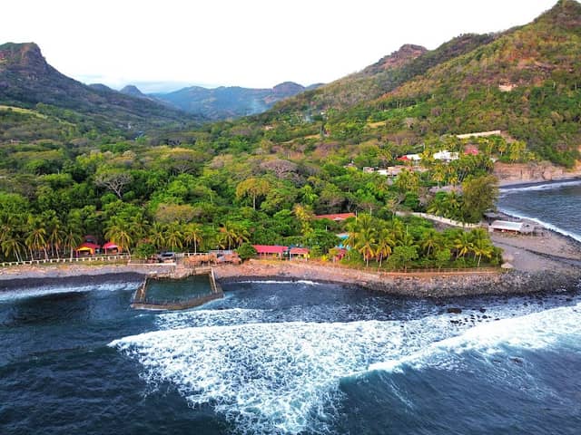 Salt water pool - Image 2