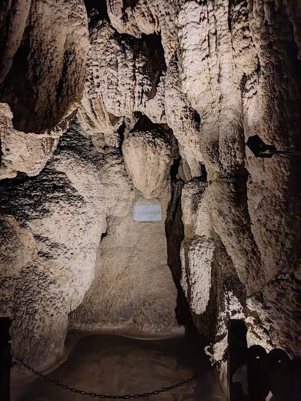 Anna Cave - Image 1