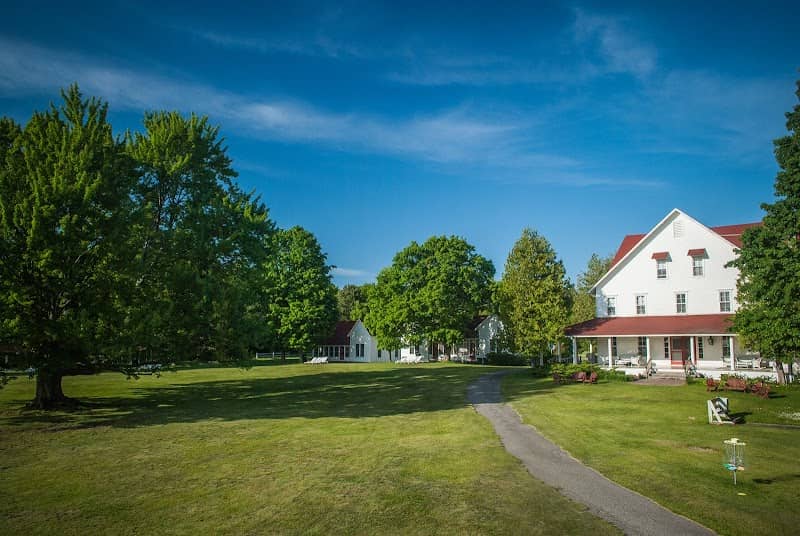Fountain Point Resort - Image 1