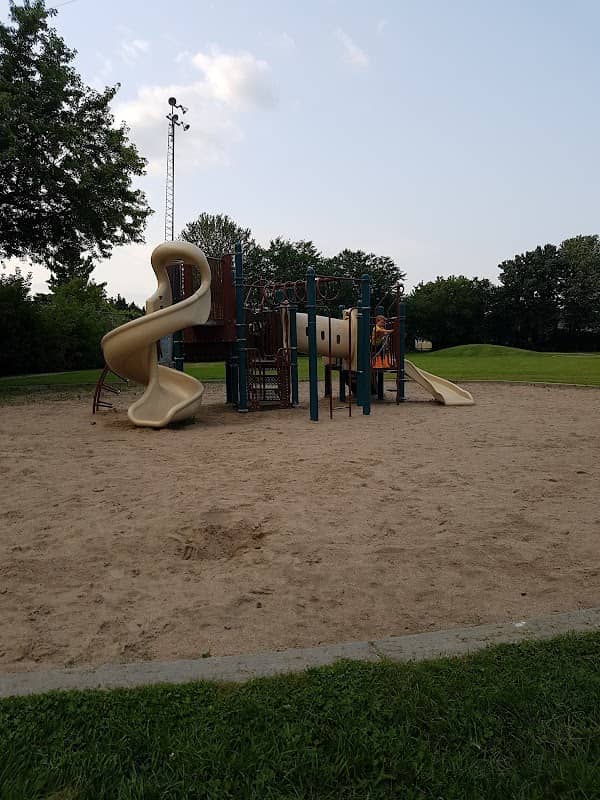 Robinson Park - Image 2