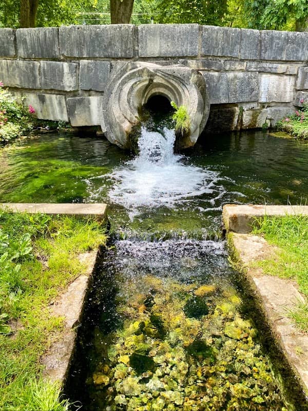 Fontaine Nymphée Parc de la Gare d'eau Besançon - Image 1
