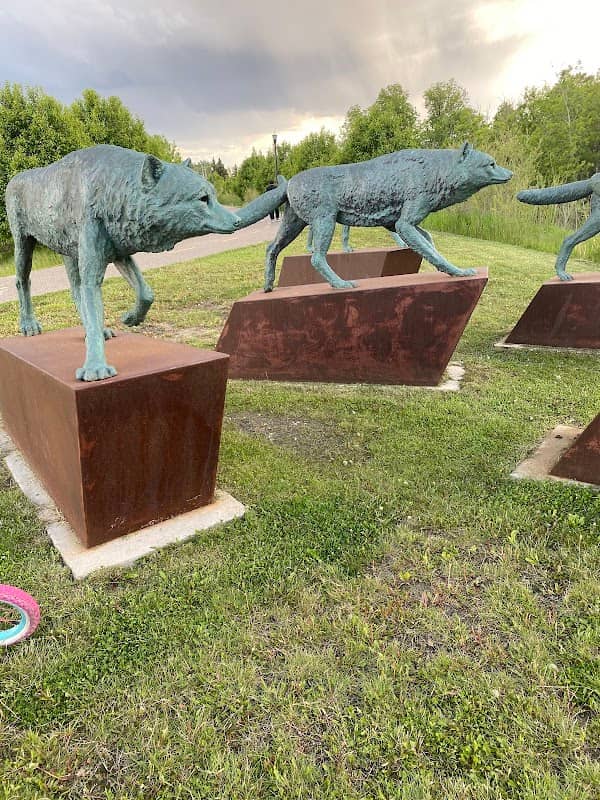 Bronze Wolf Statues - Image 2