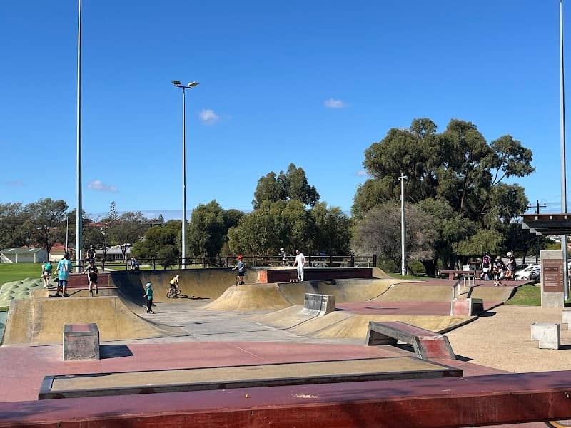 Mirror Park - Image 1