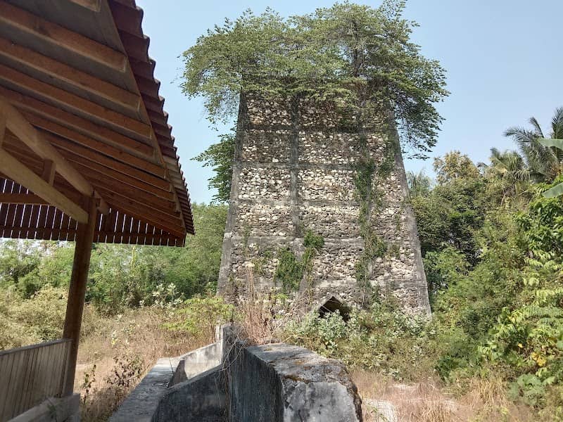 Taman Wisata Pelem Golek, Oude Kalkoven Toren bij Tirtomartani - Image 1