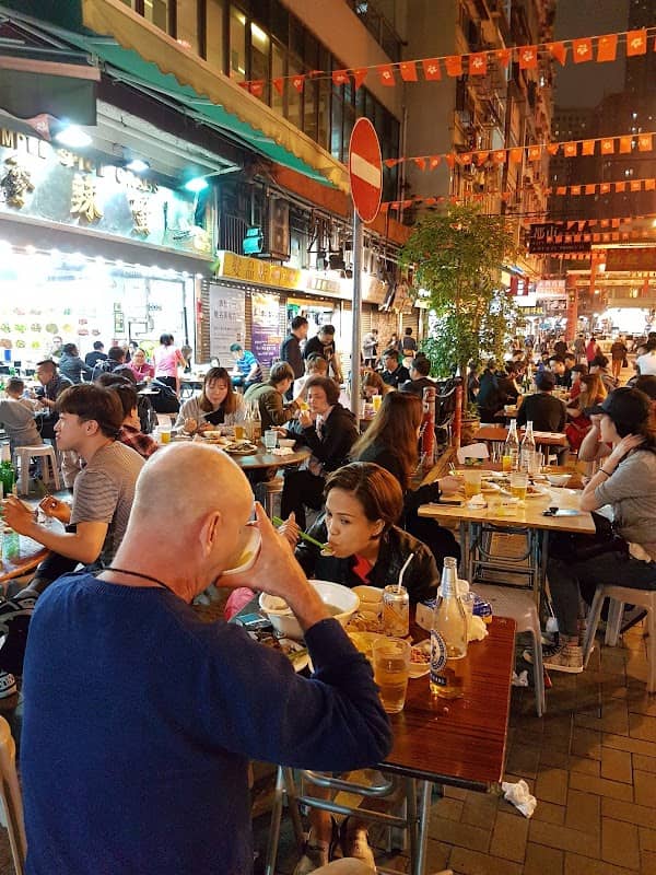 Temple Street Night Market - Image 2