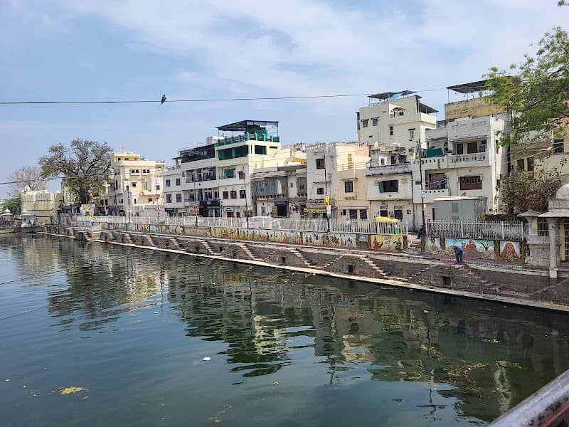 Lal Ghat - Image 1