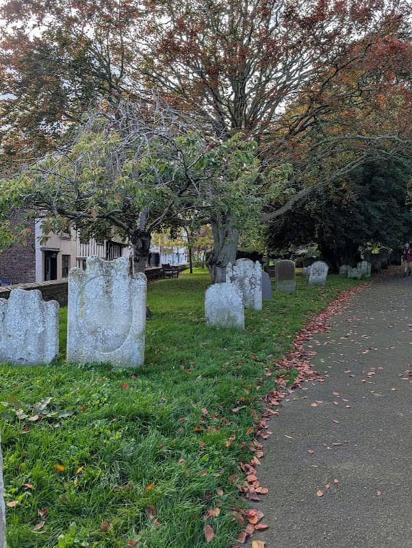 Old cemetery - Image 2