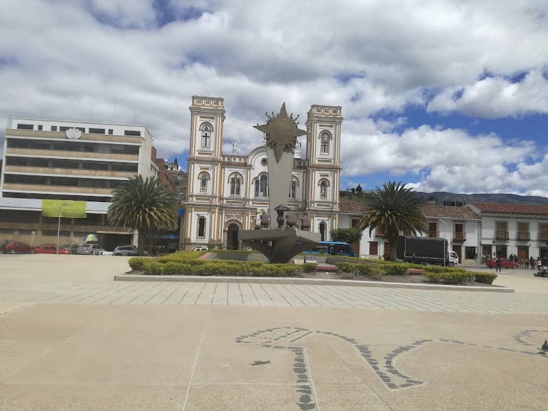 El Laguito Park - Image 1