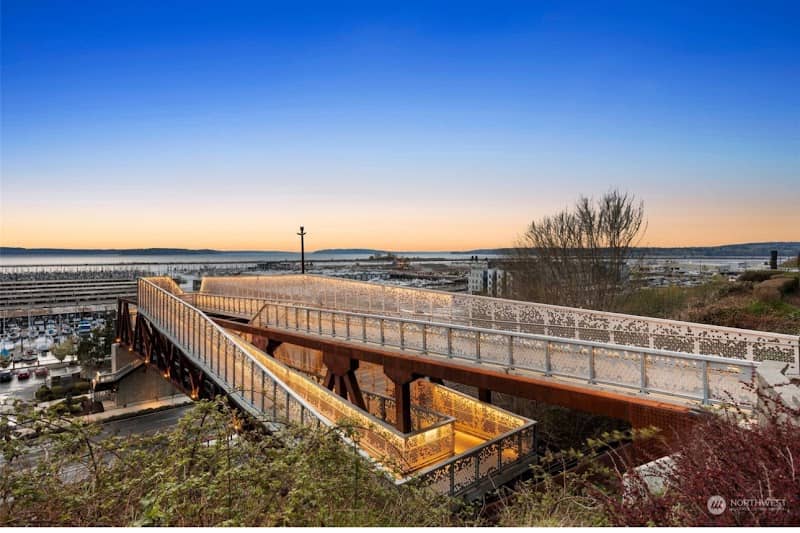 Grand Avenue Park - Image 2