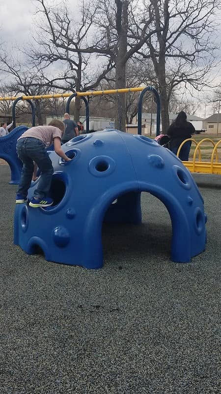 Riverside Park - Image 2
