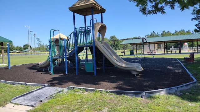 Hawthorne Recreation Park - Image 1