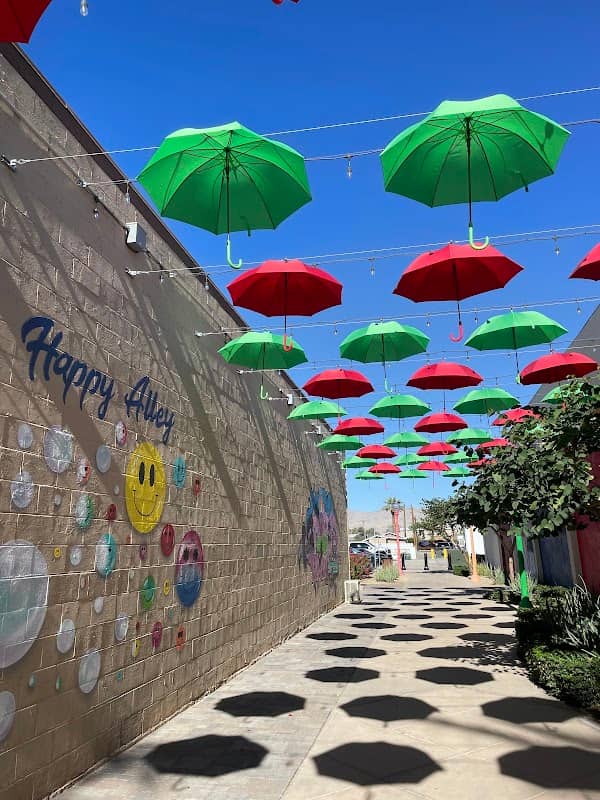 Happy Alley - Image 1