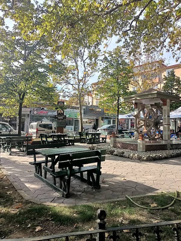 Naci Kuru Parkı - Image 1