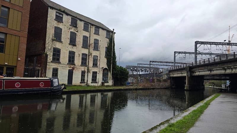 Leeds and Liverpool Canal - Image 2