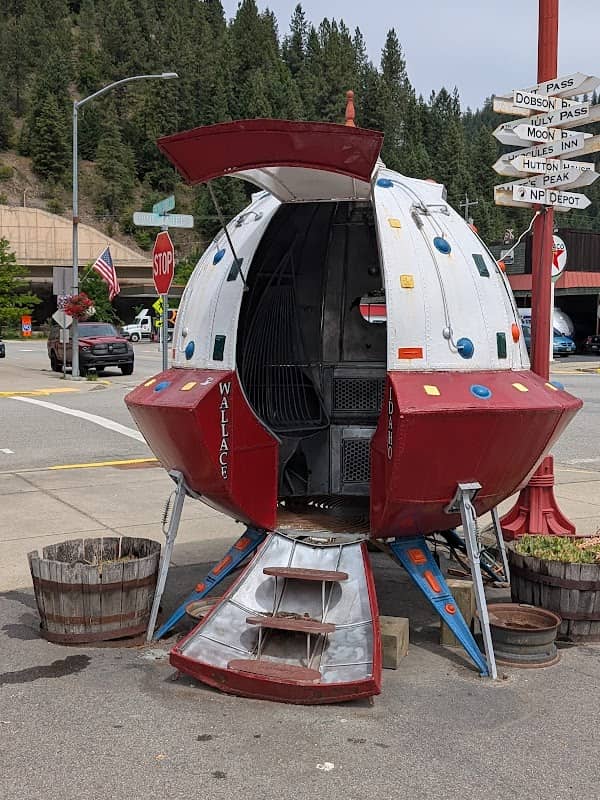Stardust Motel Spaceship - Image 3