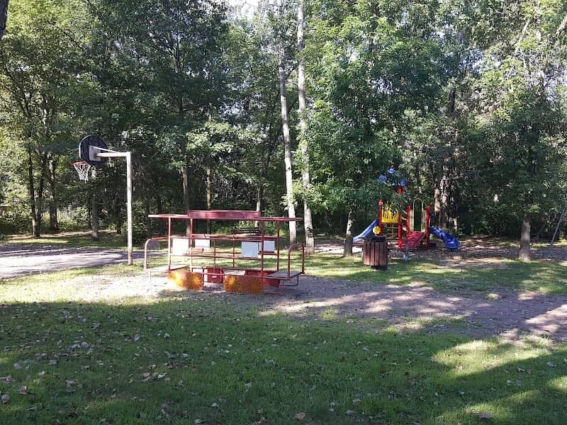 Glen Oaks Park - Image 2