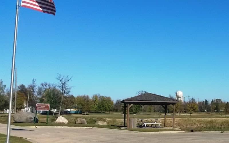 Welles Memorial Park - Image 1